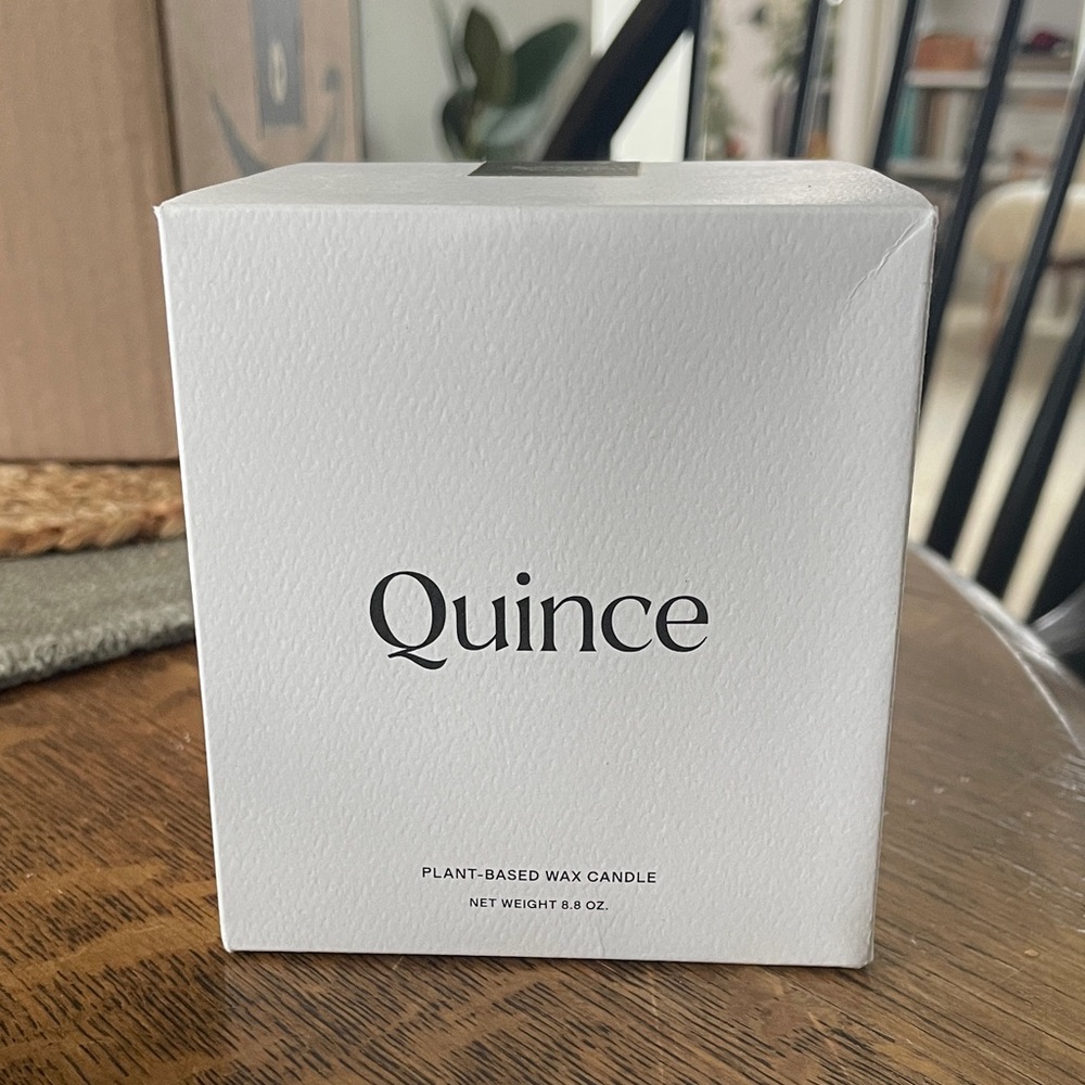 Quince 8.8 oz candle Minérale scent